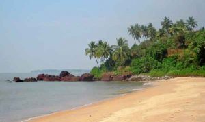 Thottada-Beach-in-Kannur